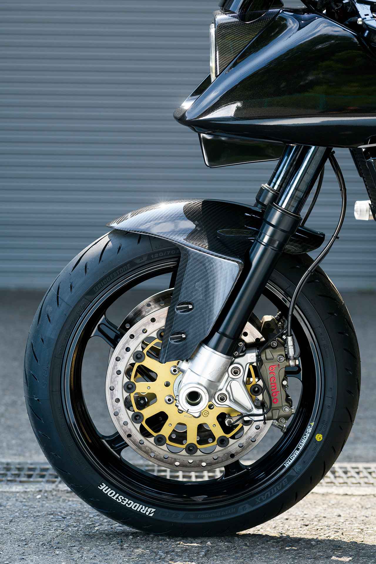 画像3: 異彩を放つ漆黒の刀・ヨシムラ「KATANA1135R」の各部装備を徹底解説! 現行KATANAのカスタムもご紹介