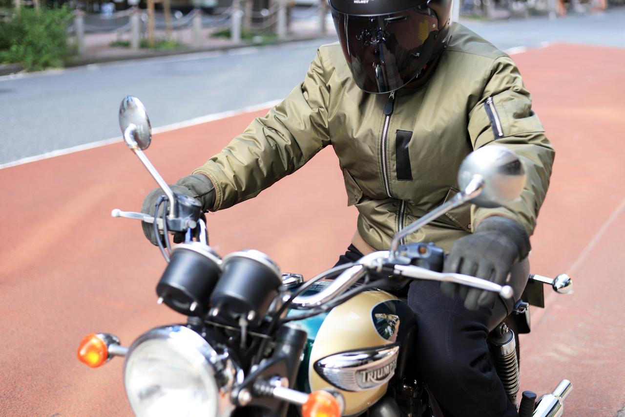 画像1: ▲モデルの身長・体重:175cm・75kg 「電熱MA-1」のオリーブ・Lサイズを着用