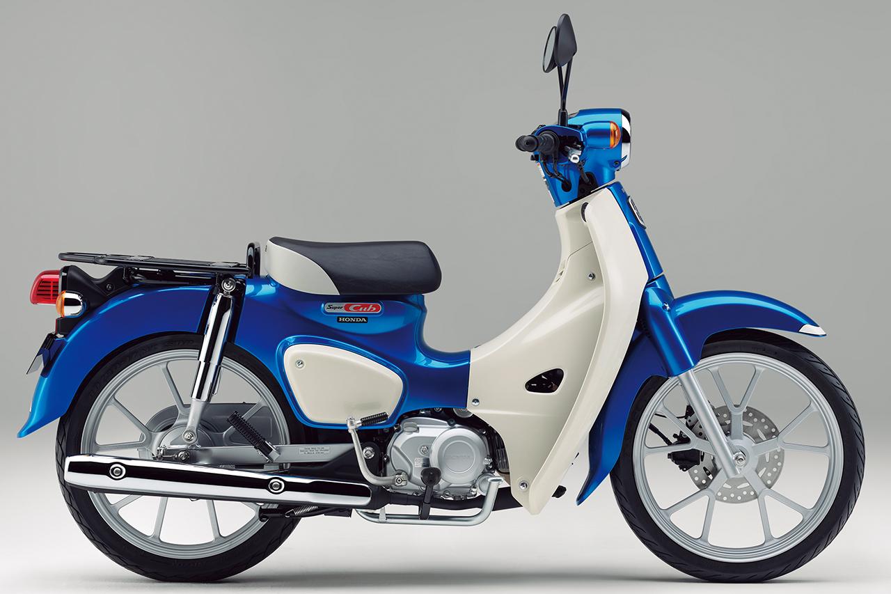 画像: Honda Super Cub 110/PRO 2026年モデル 総排気量:109cc エンジン形式:空冷4ストSOHC2バルブ単気筒 シート高:738mm 車両重量:101kg 発売日:2025年12月11日(木) 税込価格:35万2000円/39万6000円 ※写真はスーパーカブ110