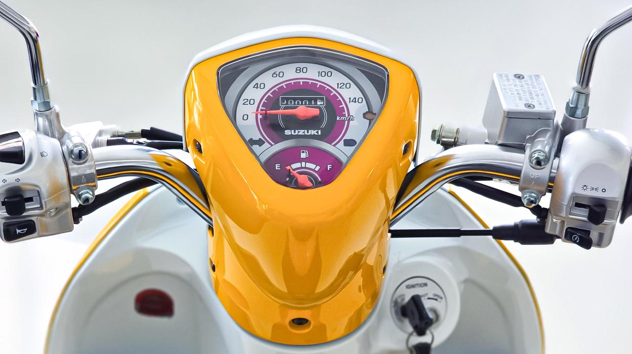 画像10: 【ハヤブサルックのアツい1台!】スズキ「Let's110」は前後14インチの快速スクーター【世界でがんばる!! 日本メーカーの珍車大図鑑 Vol.17】