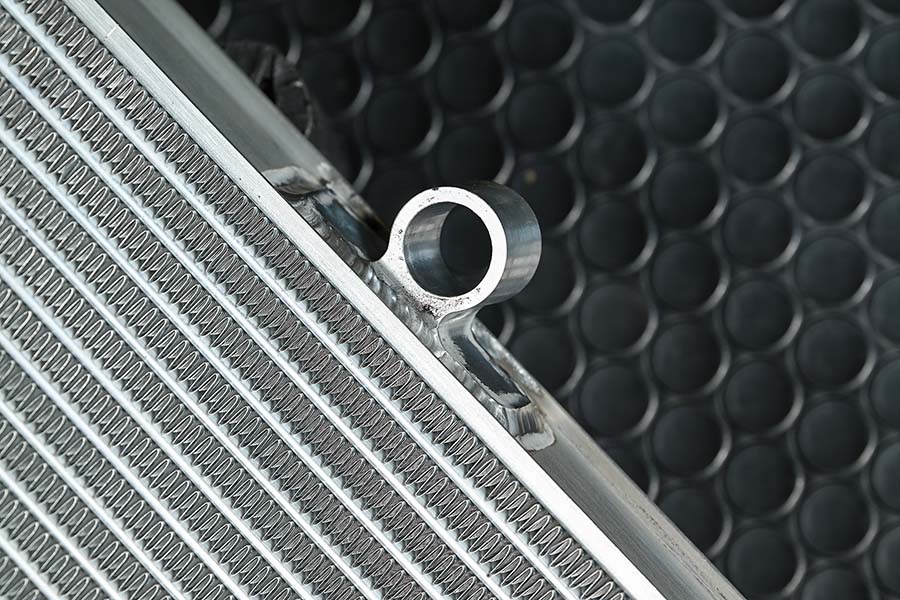 画像3: 初期型GSX-Rにボルトオンできる TG-RUN新作の大容量オイルクーラー