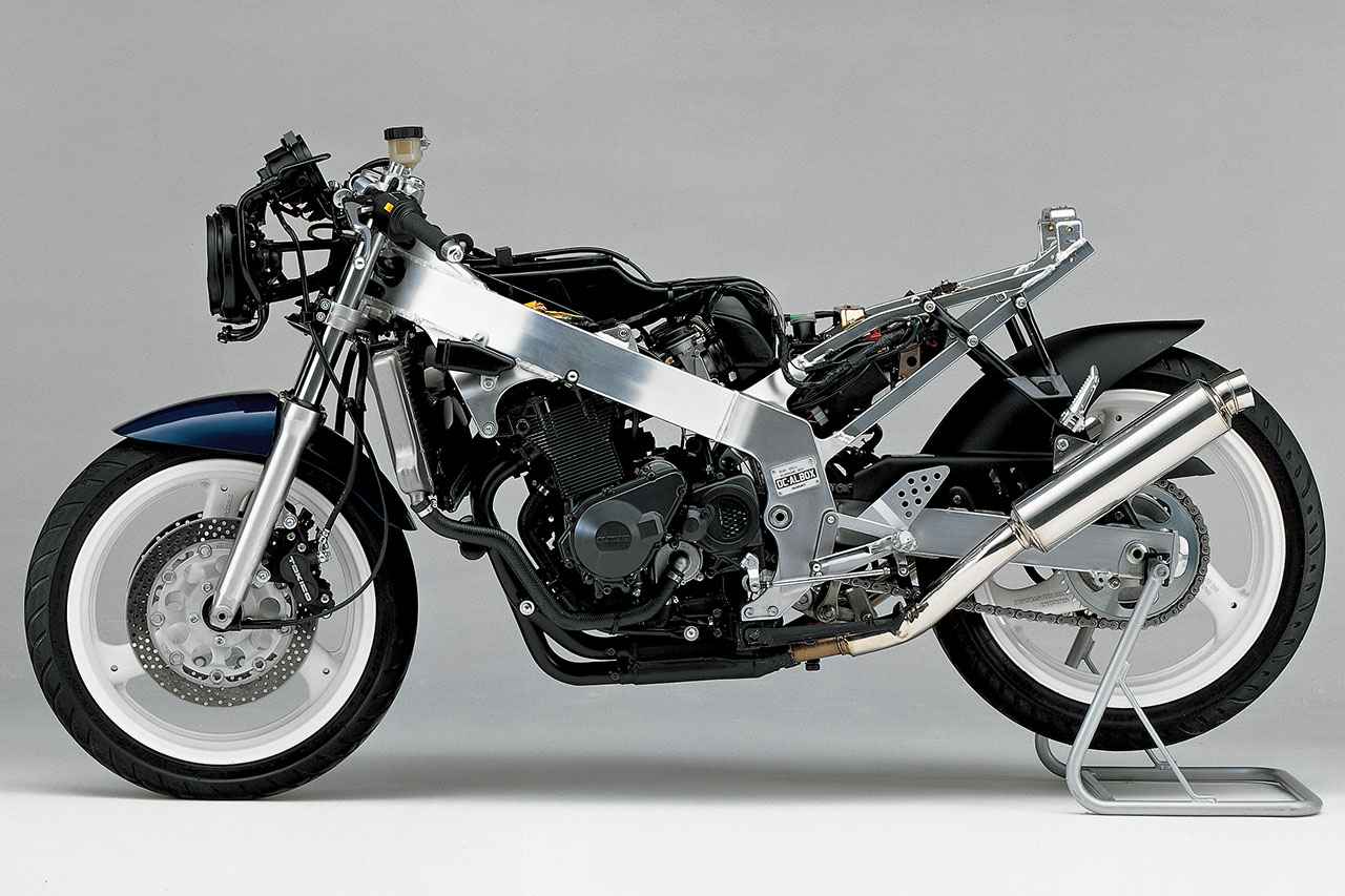 画像1: スズキ「GSX-R400（GK73A）」の各部装備・ディテール解説