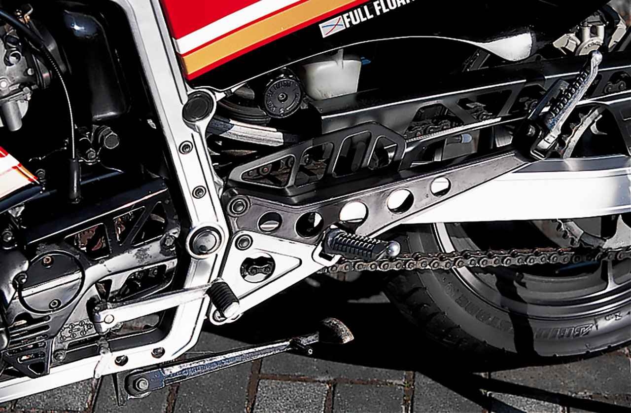 画像11: スズキ「GSX-R（GK71B）」（1985年）の各部装備・ディテール解説