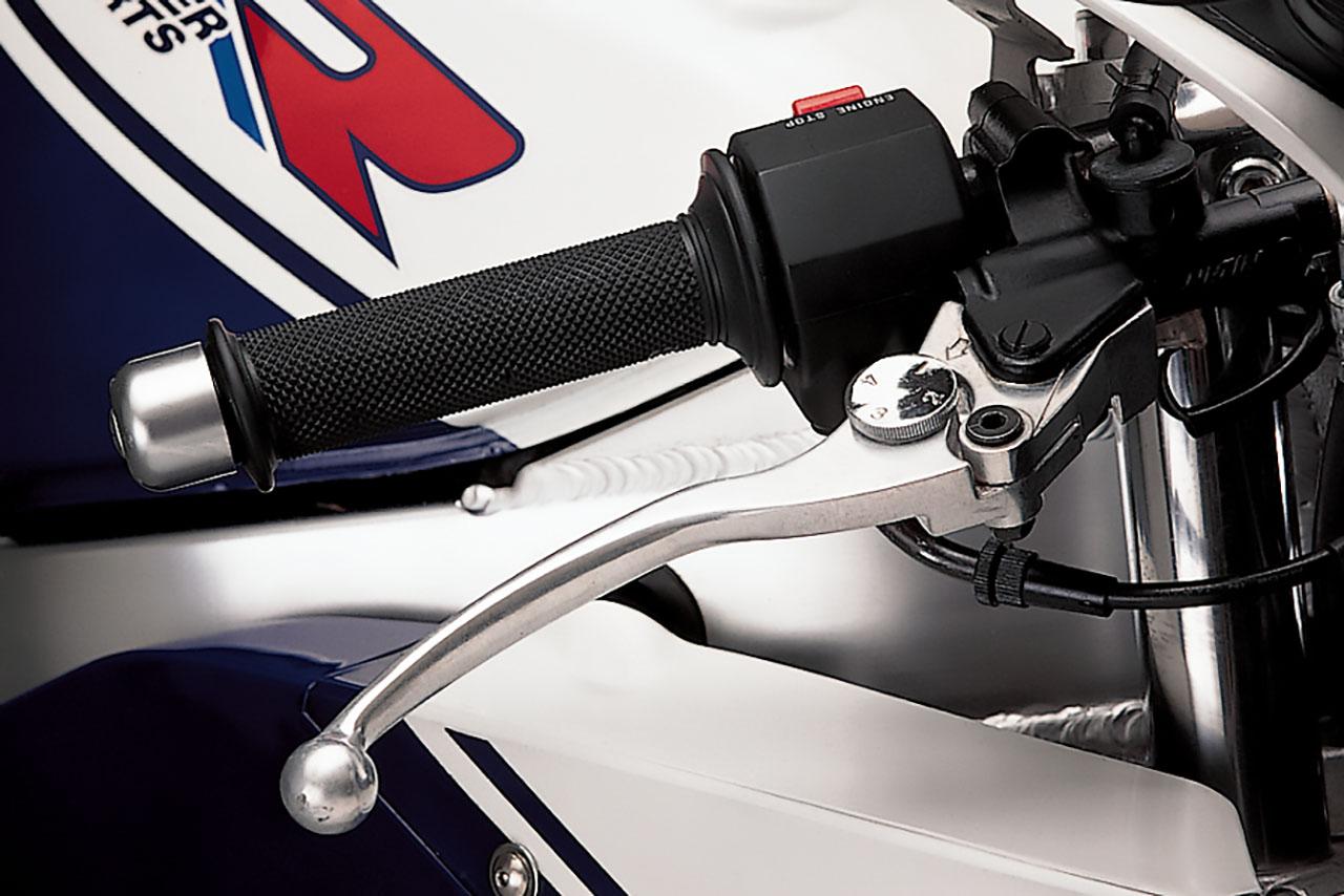 画像 : 13番目の画像 - 【写真18枚】スズキ「GSX-R400（GK73A）」 - webオートバイ