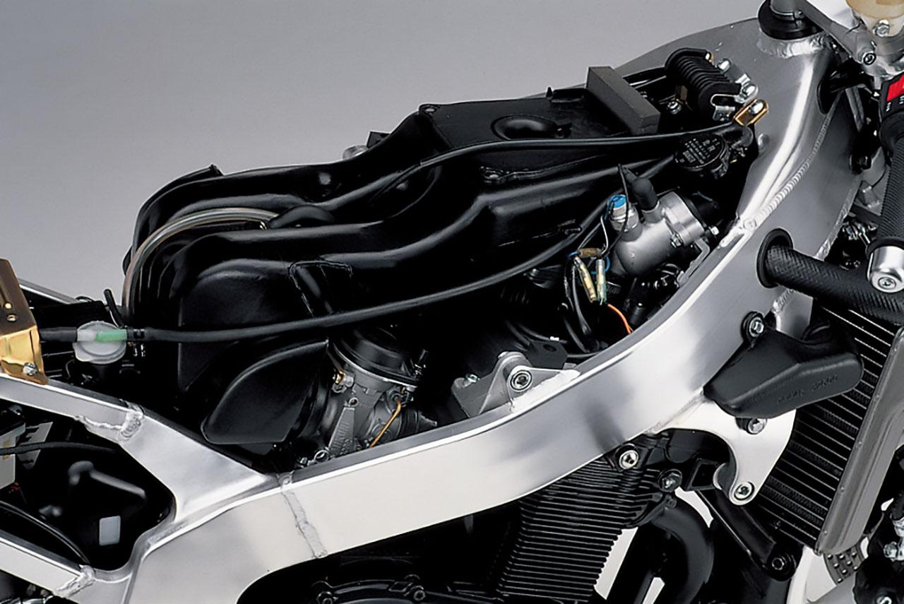 画像 : 11番目の画像 - 【写真18枚】スズキ「GSX-R400（GK73A）」 - webオートバイ