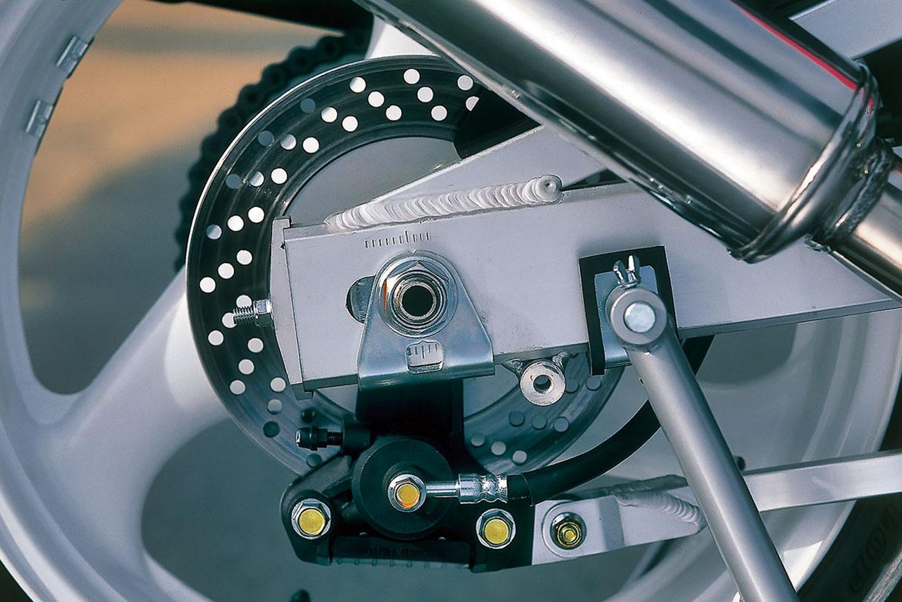 画像 : 7番目の画像 - 【写真8枚】スズキ「GSX-R400R（GK73A）」（1989年） - webオートバイ