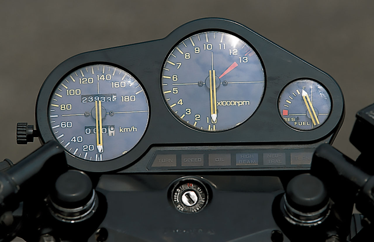 画像2: ホンダ「CBR400F（NC17）」（1984年）の各部装備・ディテール解説