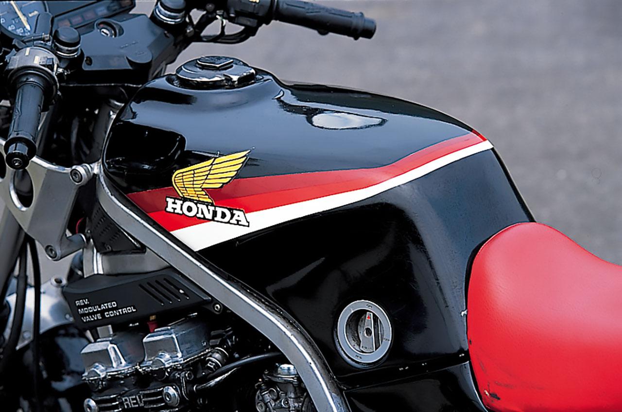 画像 : 6番目の画像 - 【写真13枚】ホンダ「CBR400F（NC17）」（1984年） - webオートバイ