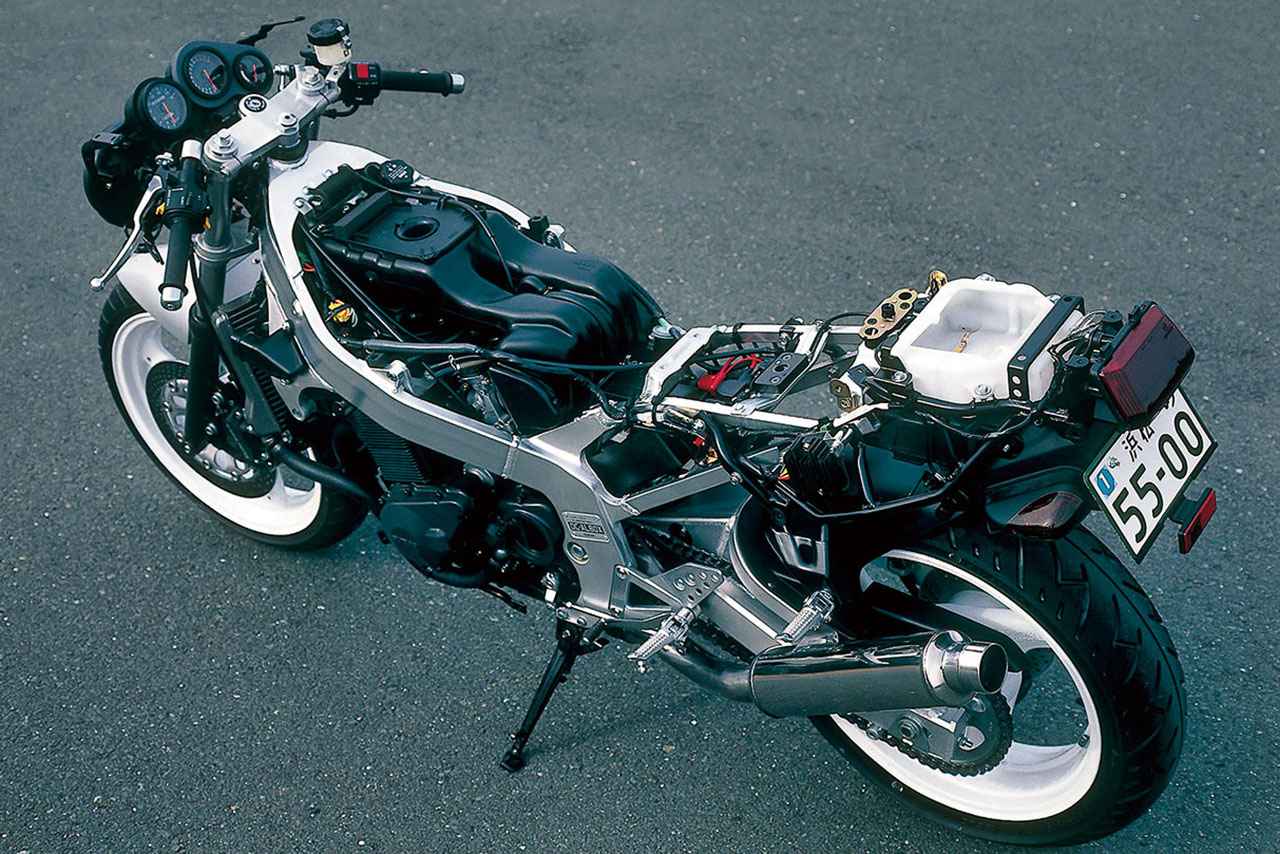 画像 : 3番目の画像 - 【写真8枚】スズキ「GSX-R400R（GK73A）」（1989年） - webオートバイ