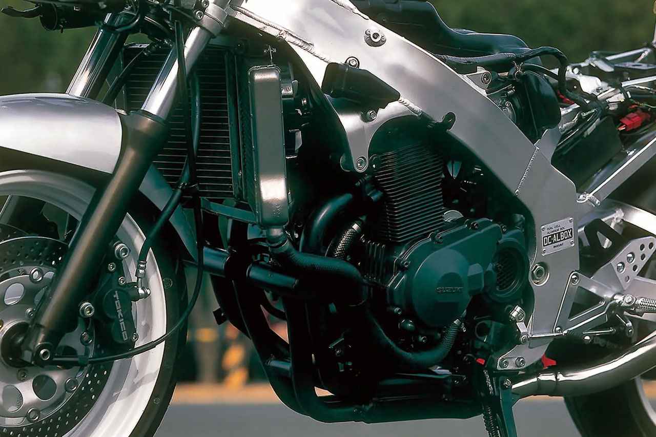 画像 : 4番目の画像 - 【写真8枚】スズキ「GSX-R400R（GK73A）」（1989年） - webオートバイ