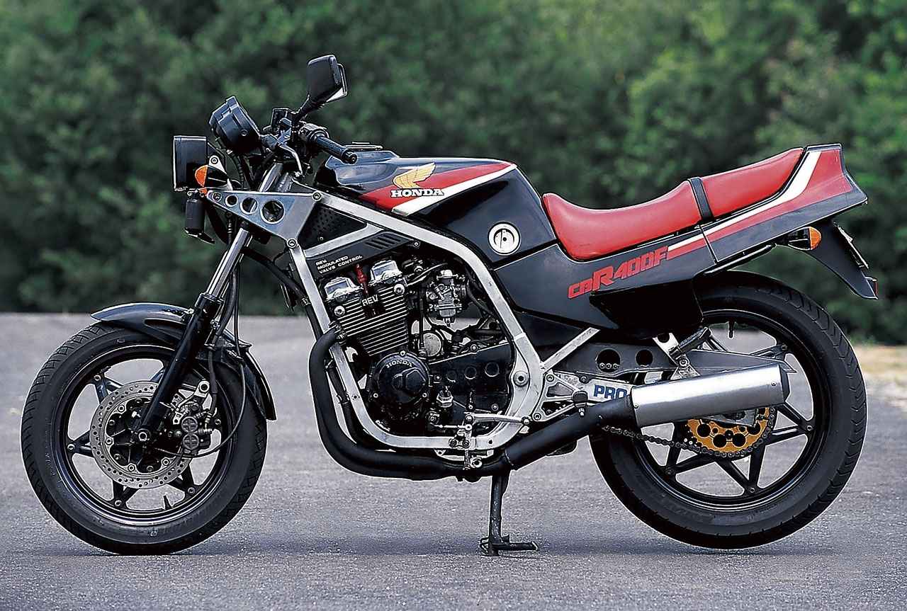 画像: Honda CBR400F 1984年 総排気量:399.1cc エンジン形式:空冷4ストDOHC4バルブ並列4気筒 シート高:780mm 乾燥重量:176kg 発売当時価格:53万9000円