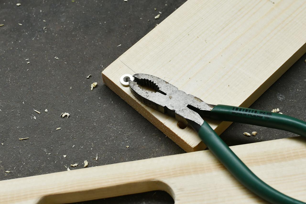 画像5: ダボで側板をつなげていくよ