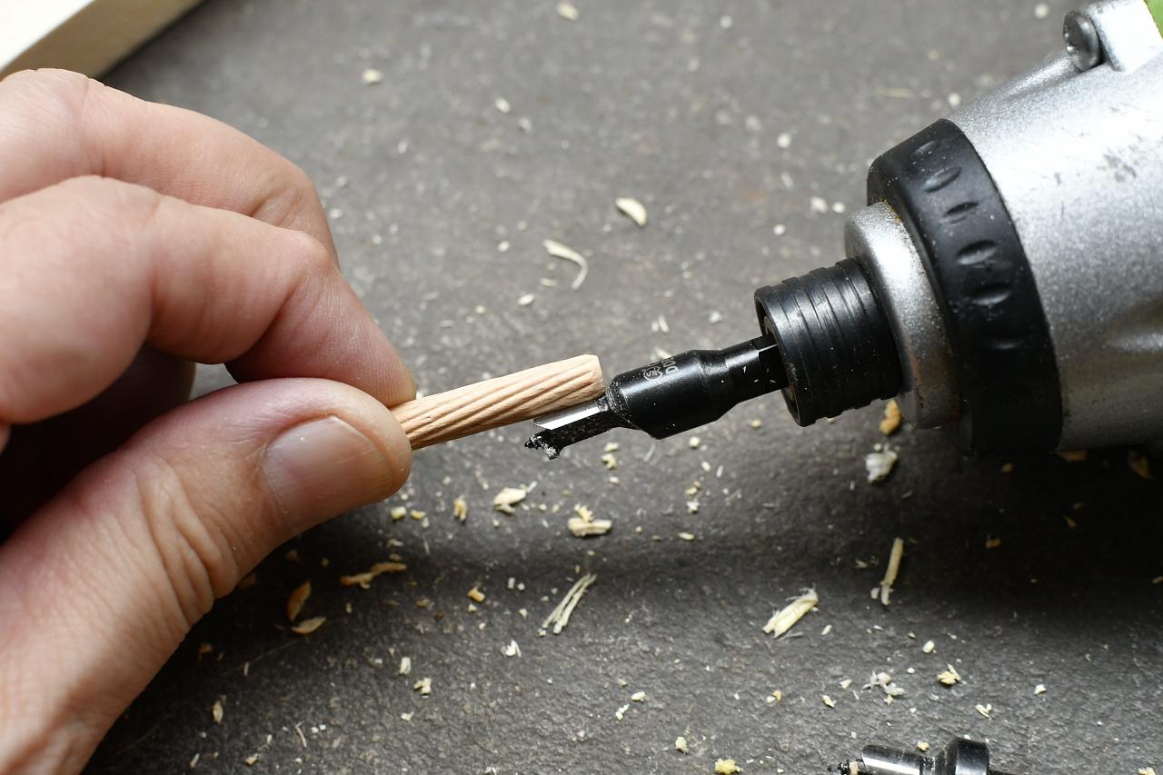 画像8: ダボで側板をつなげていくよ