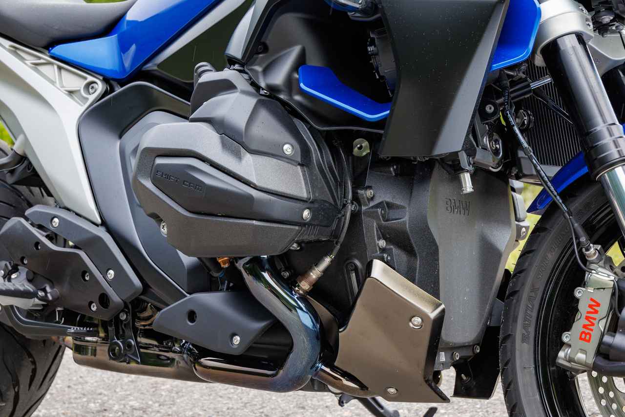画像: R1300GSに先に採用された1300ccのボクサーツインは145PSを発揮。レイアウトの見直しでコンパクトな前後長を実現している。