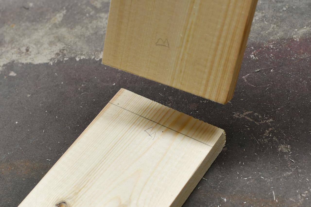 画像2: ダボで側板をつなげていくよ