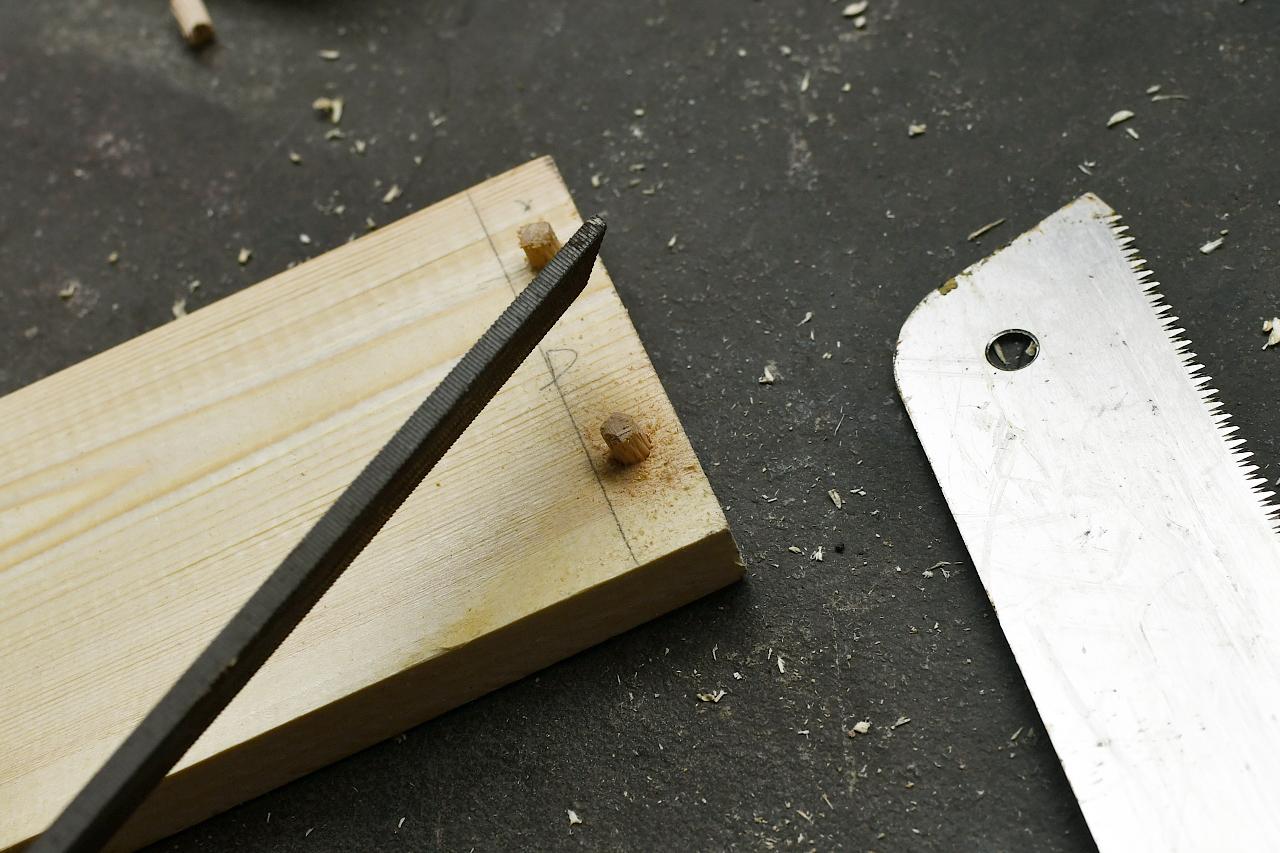 画像10: ダボで側板をつなげていくよ