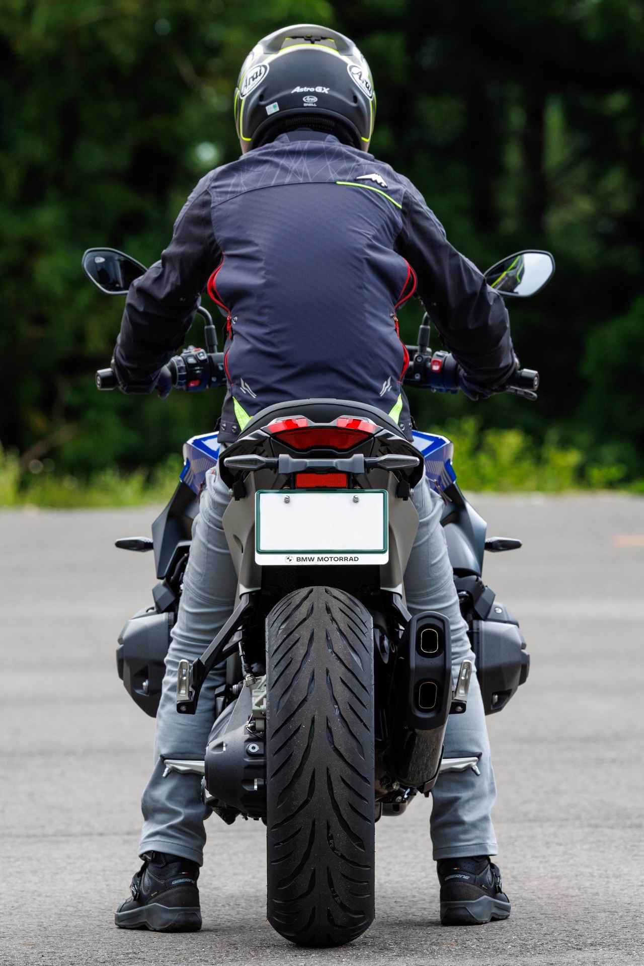 画像2: BMW「R1300R」ライディングポジション・足つき性