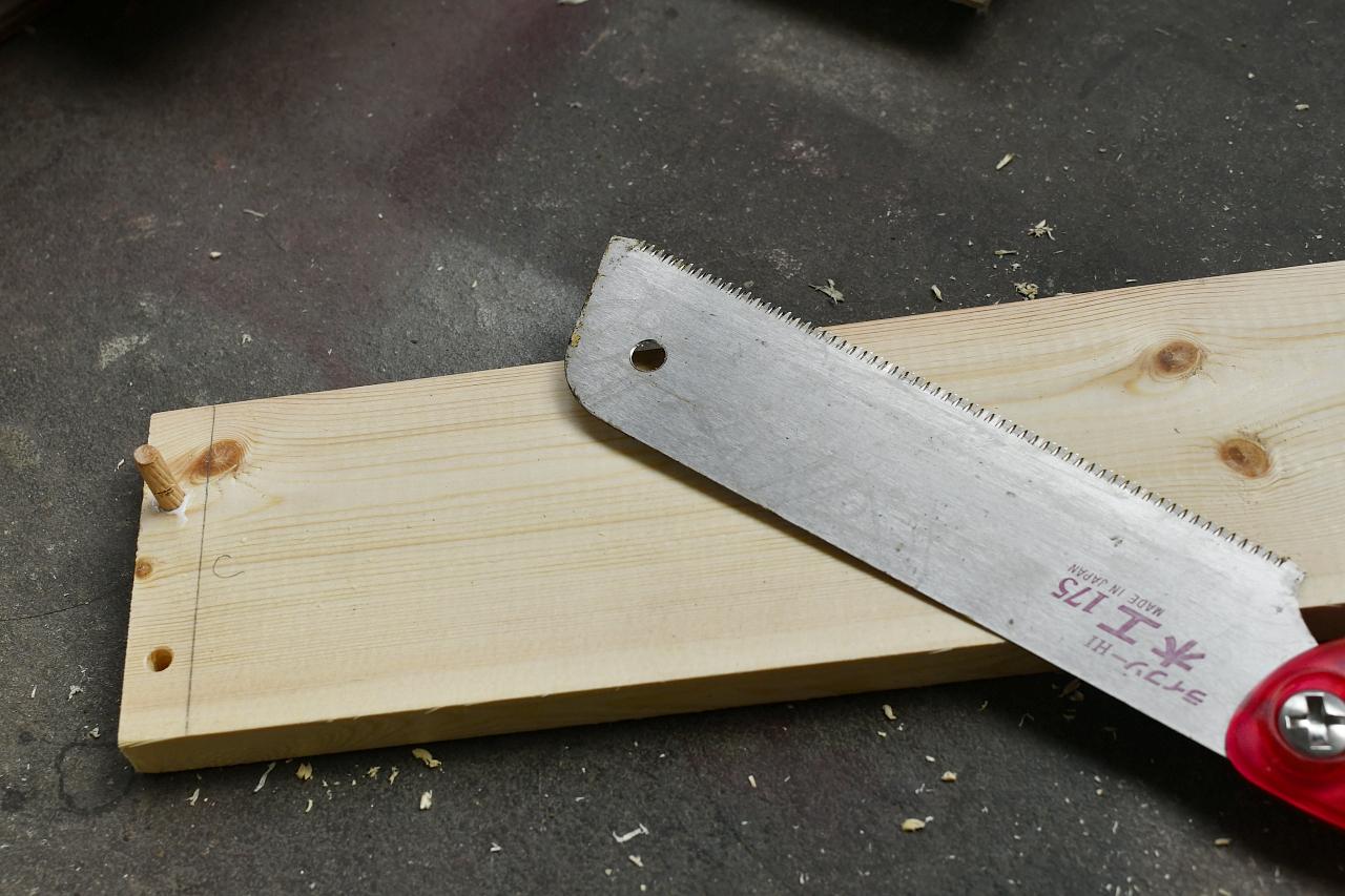 画像9: ダボで側板をつなげていくよ