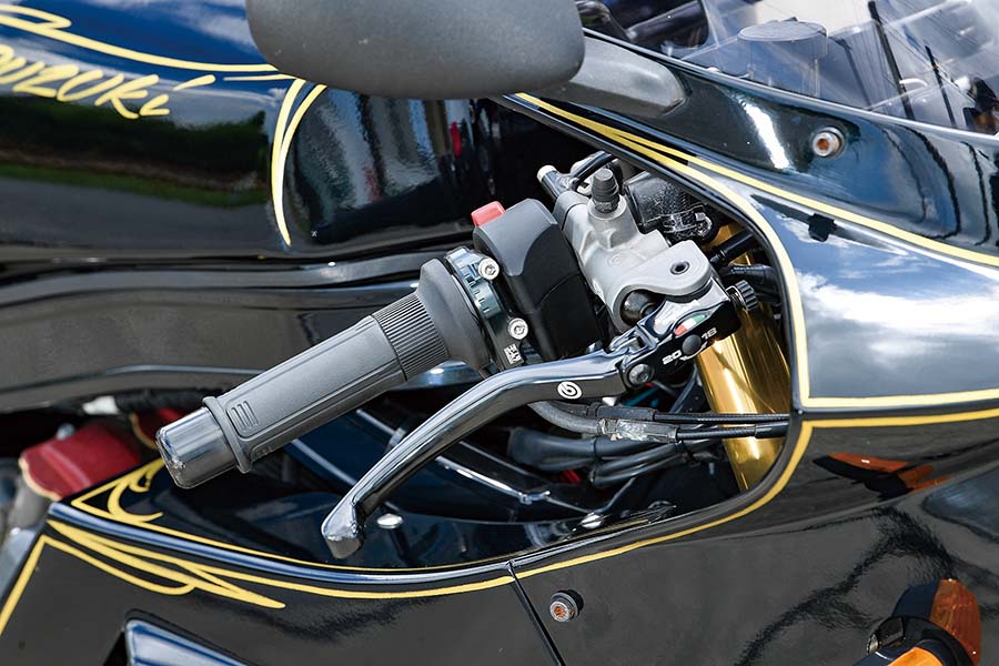 画像 : 5番目の画像 - 【写真12枚】飯田レーシングファクトリー GSX-R1100（スズキ GSX-R1100） - webオートバイ