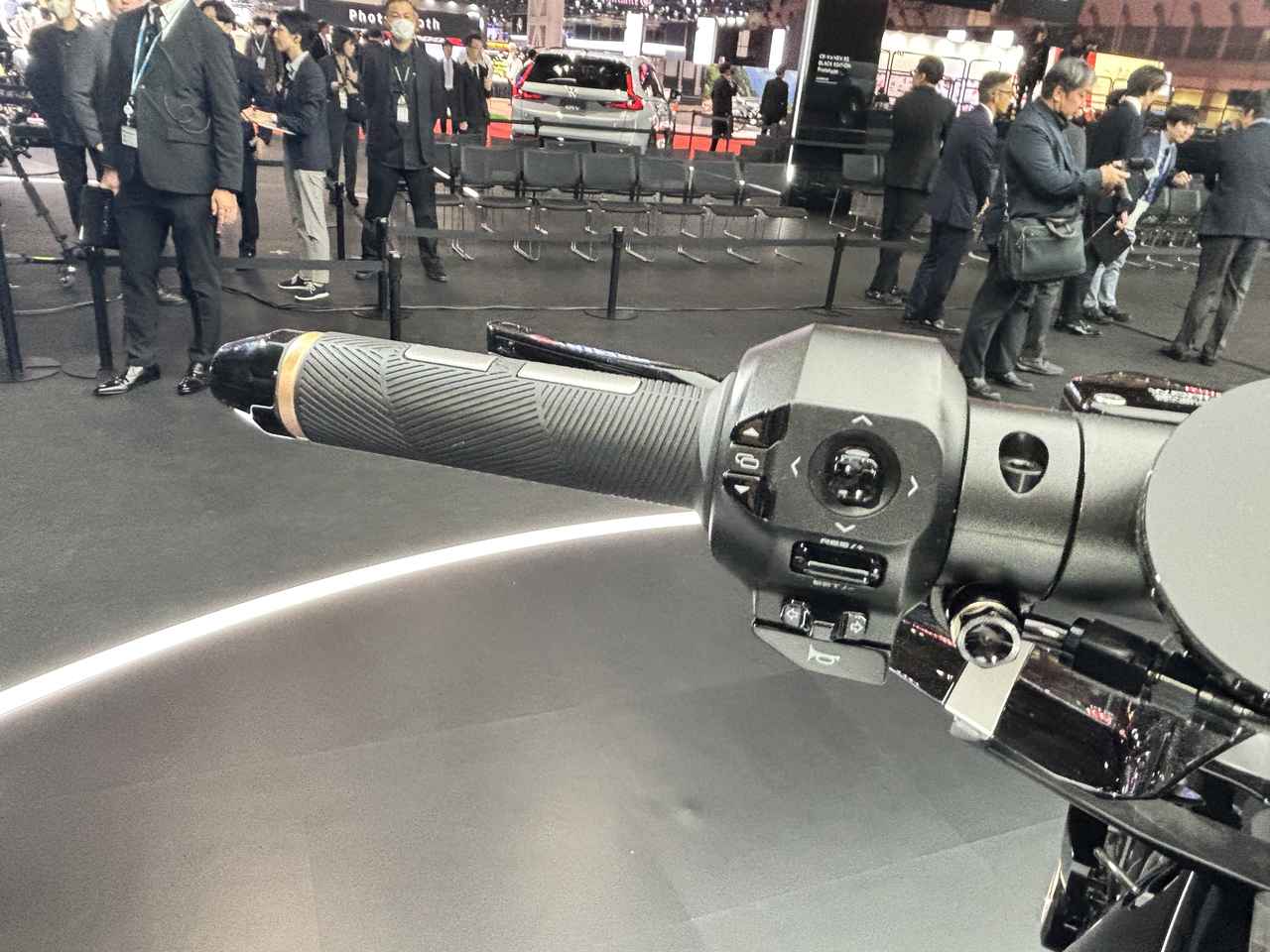 画像1: ▶ハンドル