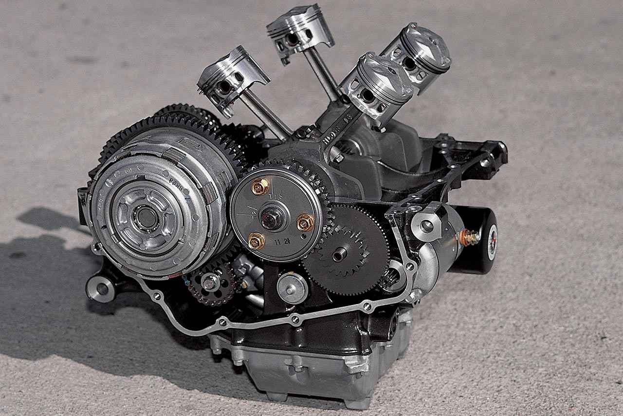 画像 : 7番目の画像 - 【写真14枚】ホンダ「VFR400R（NC30）」（1989年） - webオートバイ