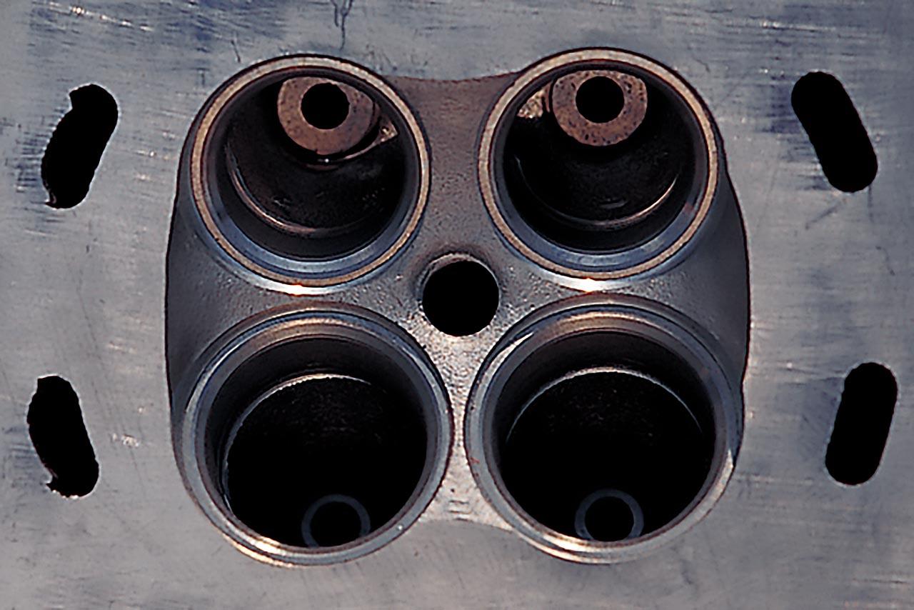 画像 : 8番目の画像 - 【写真13枚】ホンダ「RVF（NC35）」（1994年） - webオートバイ