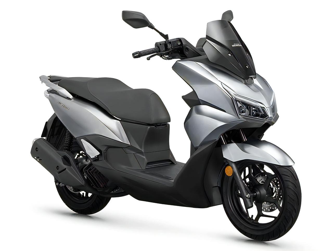 画像: HONDA NWT150 販売国:中国 総排気量:150cc エンジン形式:水冷4ストSOHC4バルブ単気筒 シート高:764mm 車両重量:140kg 現地価格:1万4980元~1万7980元 ※約32万349円~38万4441円 www.wuyang-honda.com