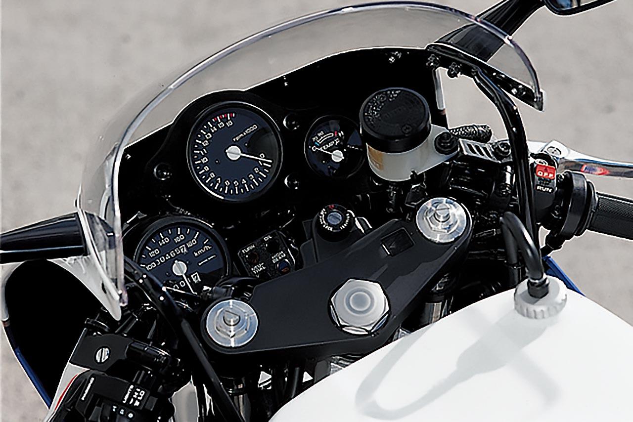 画像 : 3番目の画像 - 【写真14枚】ホンダ「VFR400R（NC30）」（1989年） - webオートバイ