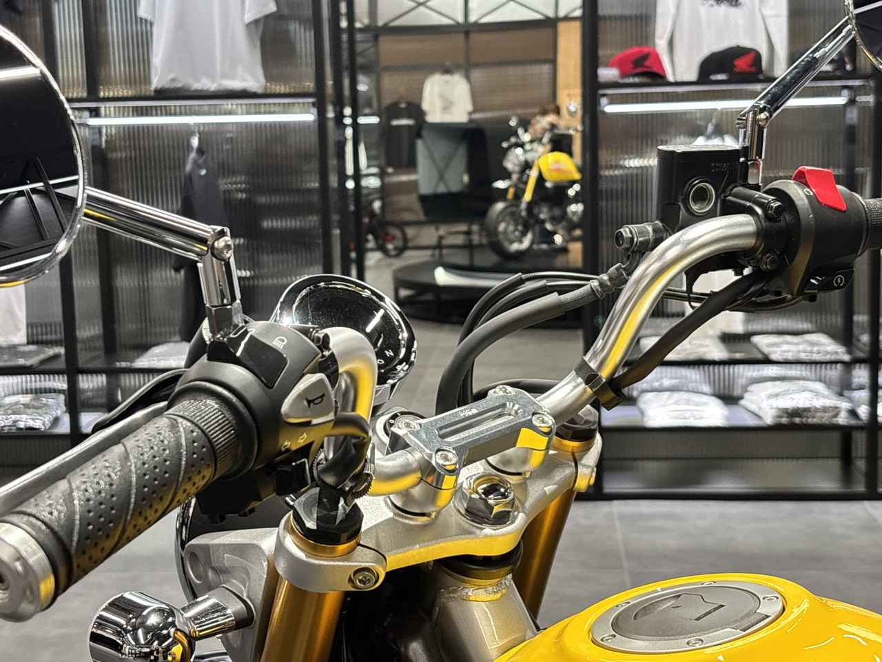 画像1: ▶ハンドル