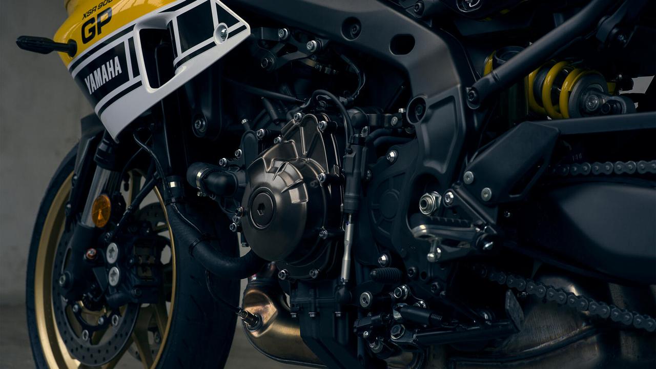 画像13: 【衝撃速報!】ヤマハ「XSR900GP」2026年モデルが海外で登場! なんと今度は“インターカラー”で登場!まさに伝説の再来!