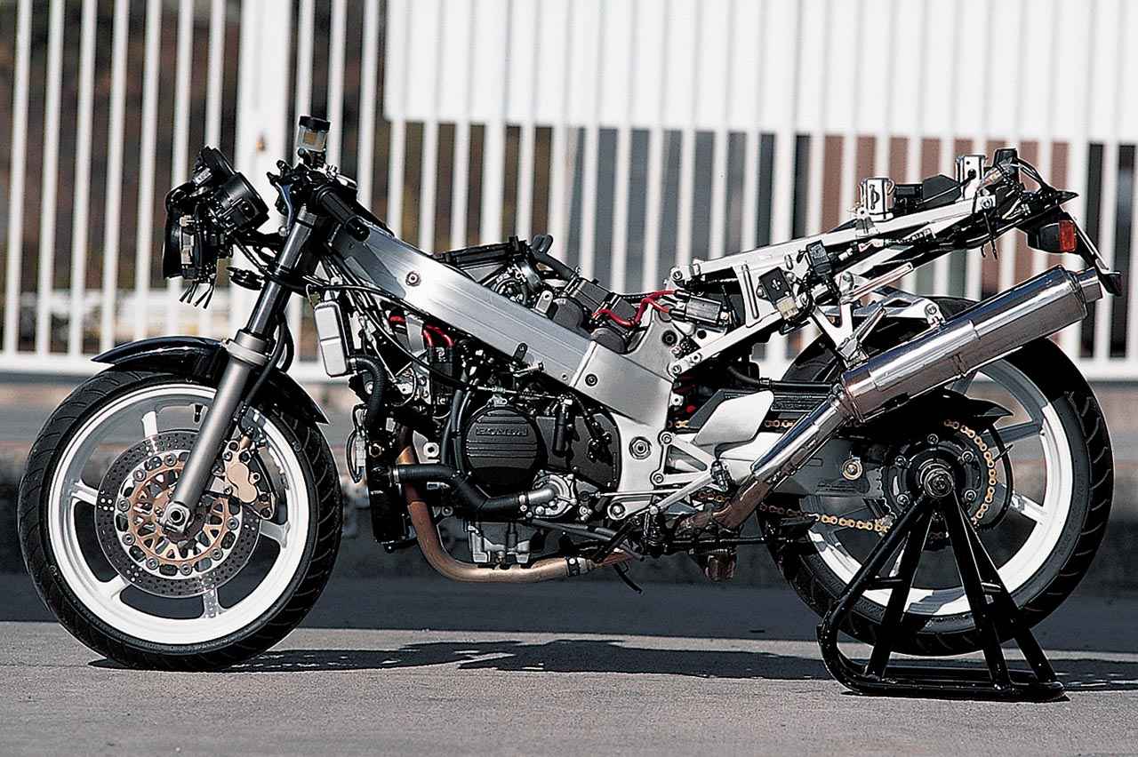 画像 : 5番目の画像 - 【写真14枚】ホンダ「VFR400R（NC30）」（1989年） - webオートバイ