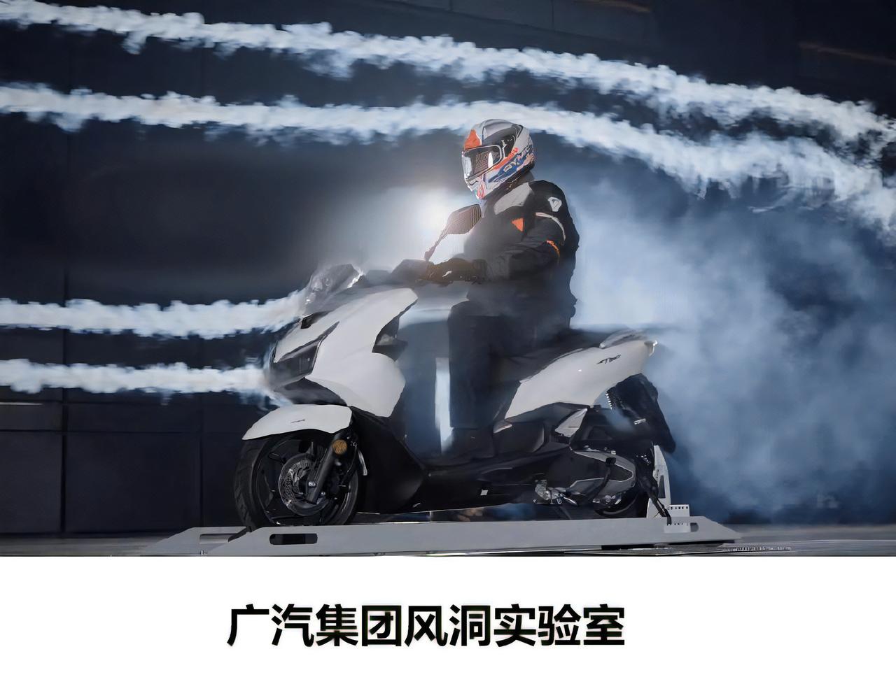 画像16: 【風洞実験までしたマジメな1台】ハイテク最前線! 最新装備のショールーム ホンダ「NWT150」【世界でがんばる!! 日本メーカーの珍車大図鑑 Vol.18】