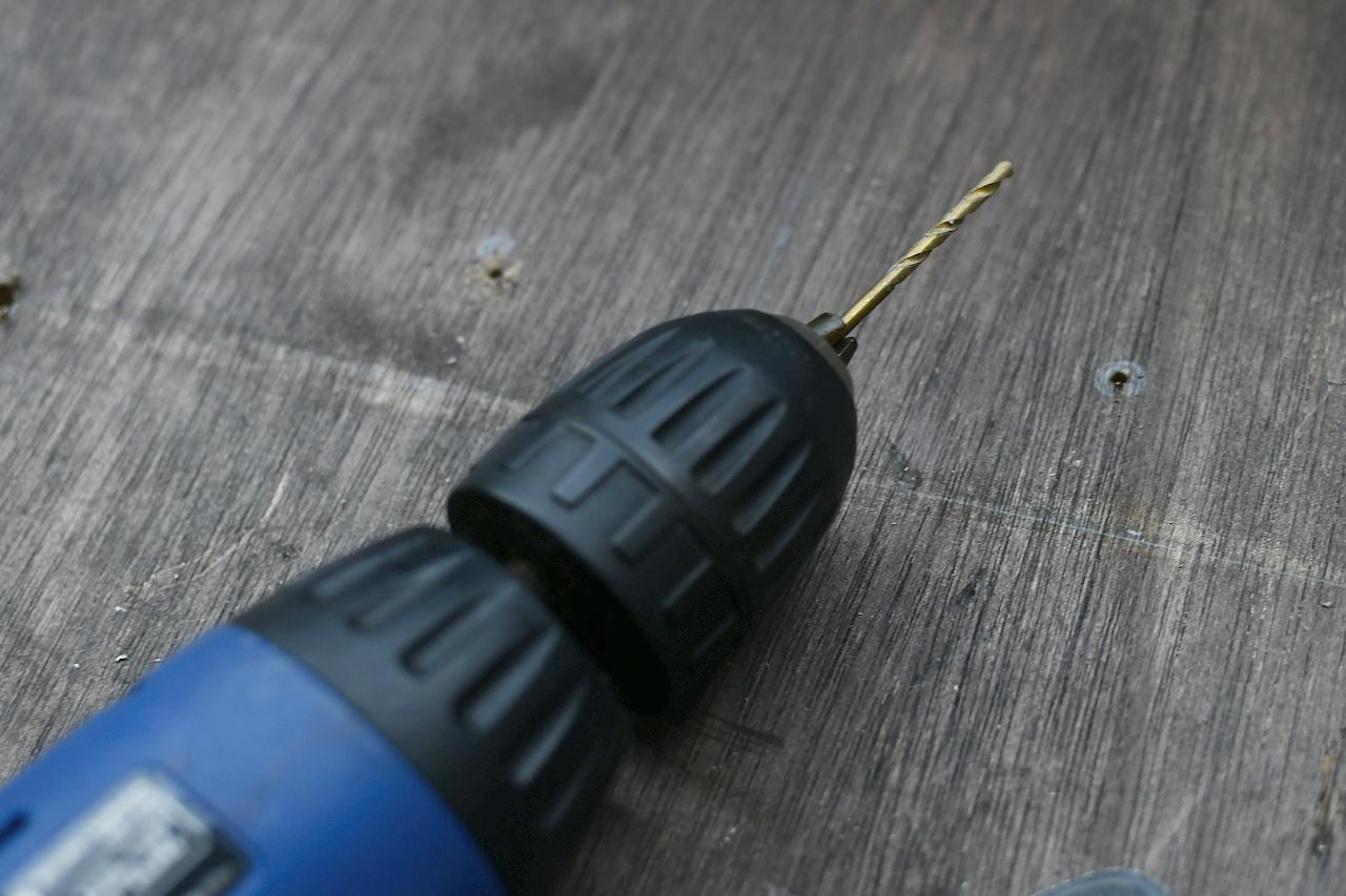 画像4: DRCコンパクトキャリアに取り付けるための固定具探しと穴あけ