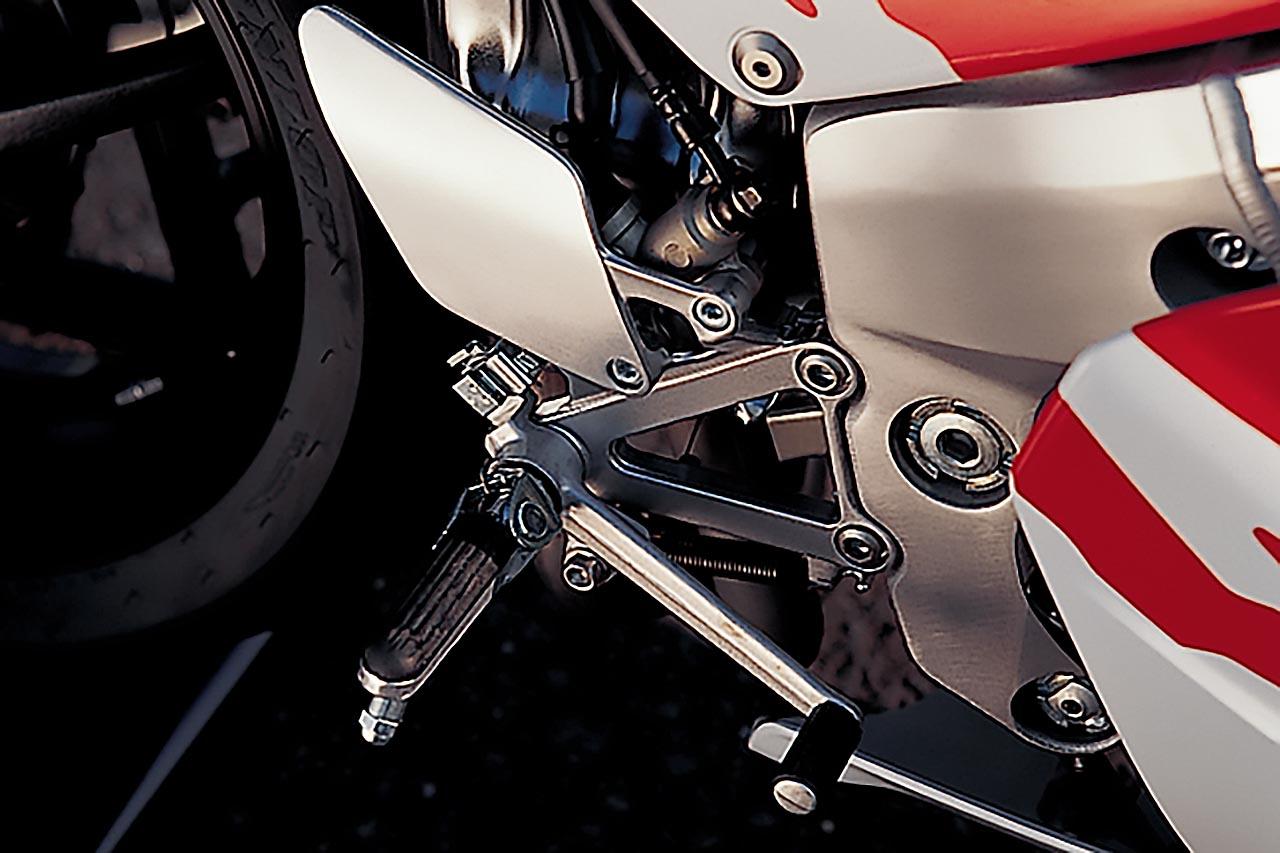 画像9: ホンダ「RVF(NC35)」(1994年)の各部装備・ディテール解説