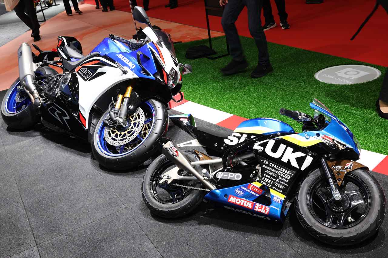 画像: GSX-R1000R(左) 海外仕様車 CNチャレンジ ミニ(右) 参考出品車 ▶▶▶ディテール写真はこちら