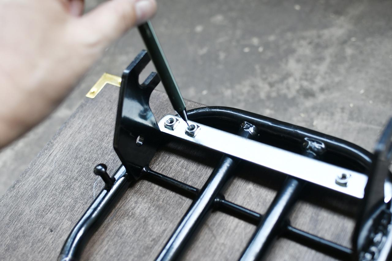 画像3: DRCコンパクトキャリアに取り付けるための固定具探しと穴あけ