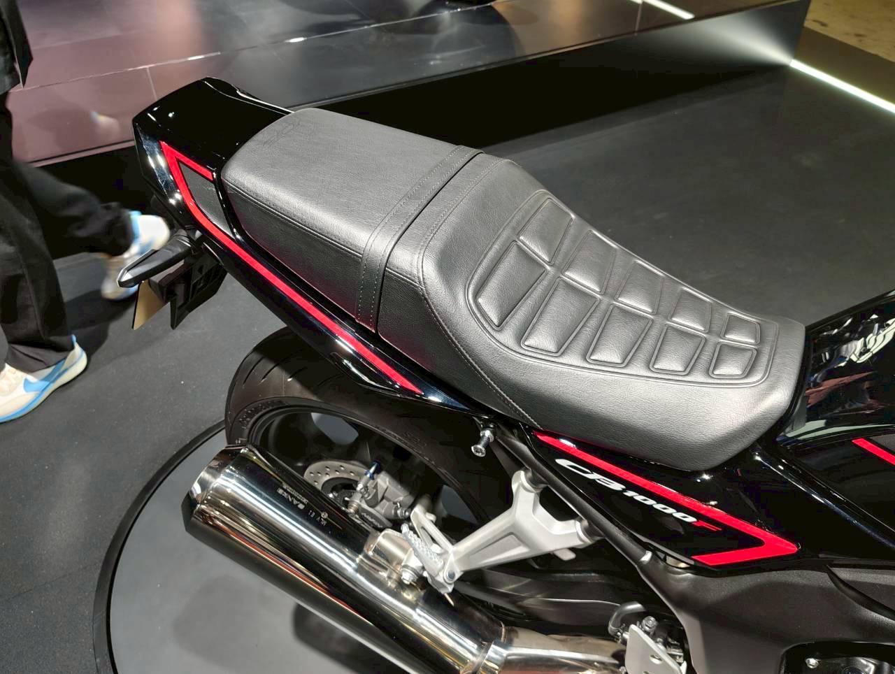 画像5: ホンダ「CB1000F」をあらゆる角度から撮影! 写真点数100枚超のマニア向けフォトアルバム〈撮って出し/ジャパンモビリティショー2025〉