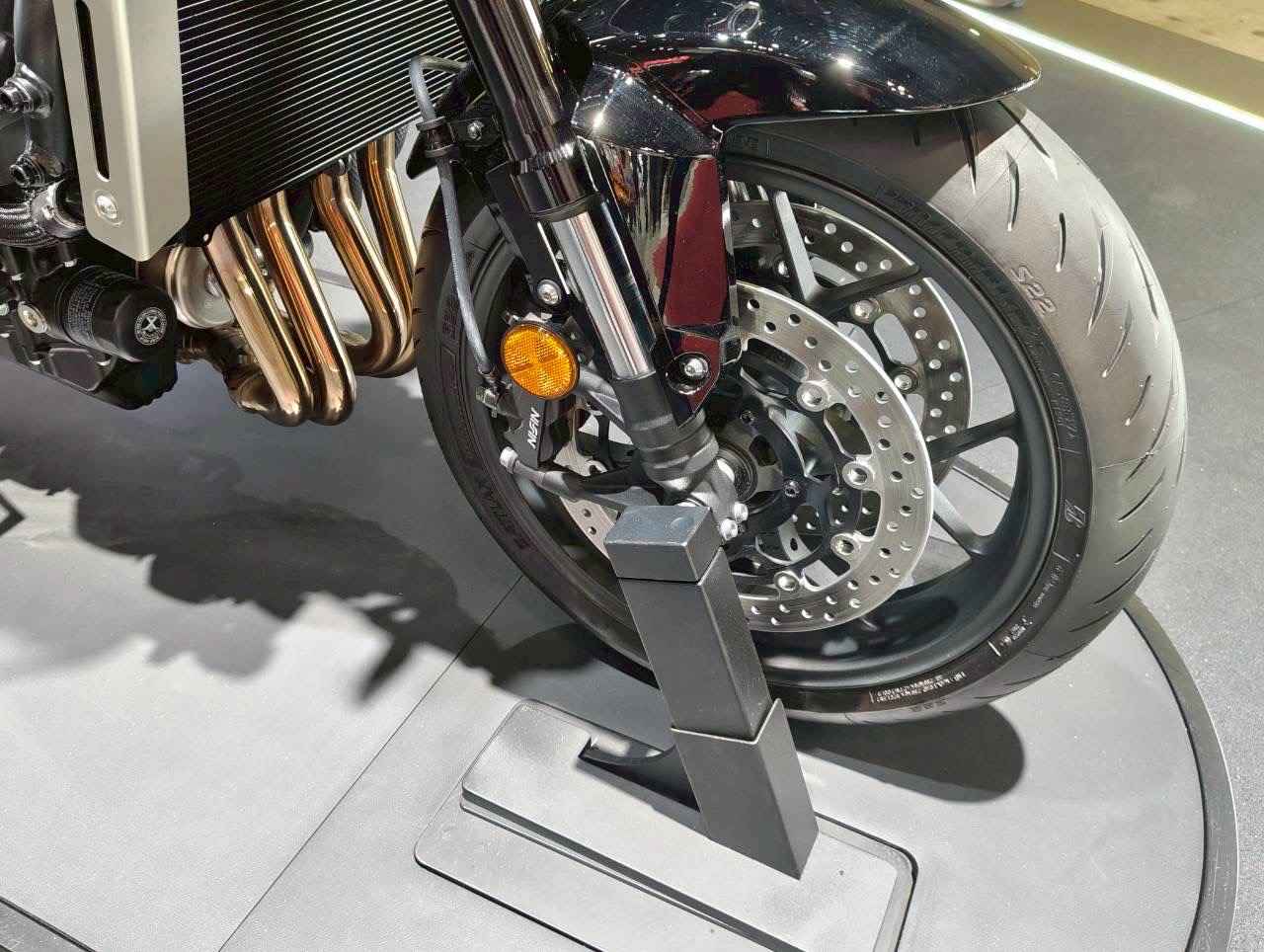 画像9: ホンダ「CB1000F」をあらゆる角度から撮影! 写真点数100枚超のマニア向けフォトアルバム〈撮って出し/ジャパンモビリティショー2025〉