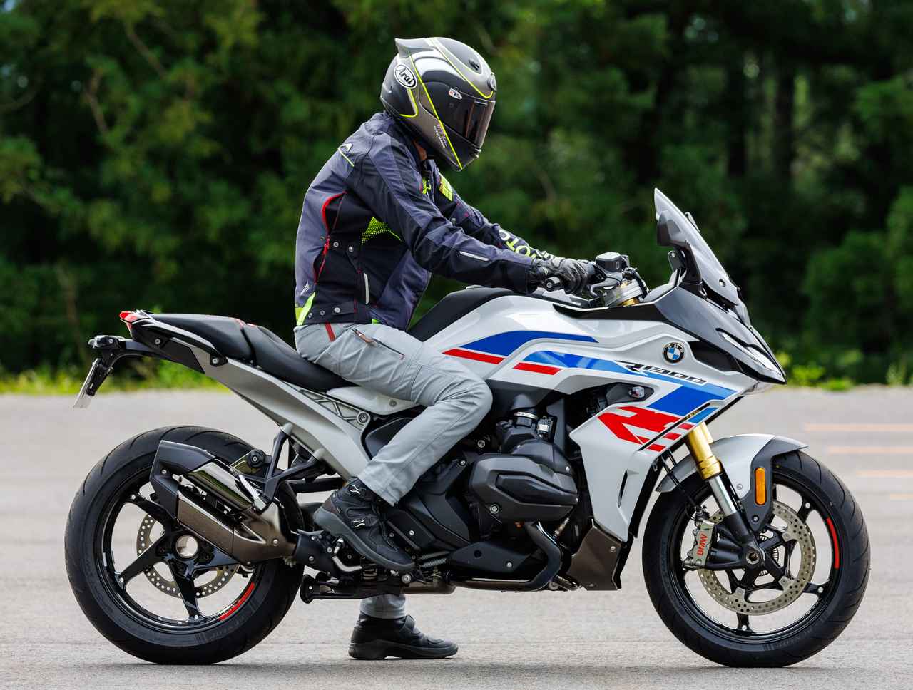 画像1: BMW「R1300RS」ライディングポジション・足つき性