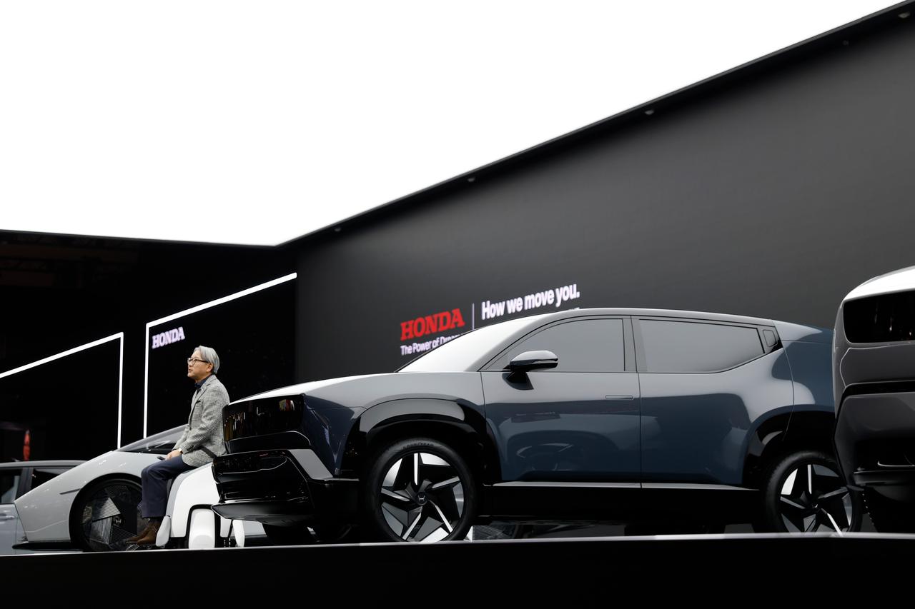 画像1: 次世代EVのコンセプトモデルを世界初公開！ 陸海空、宇宙で活躍する多様なモビリティが集結＆市販バイクの展示も多数〈ジャパンモビリティショー2025 HONDAブース紹介〉