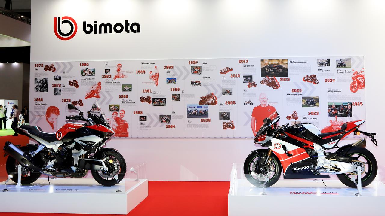 画像: ビモータ製モーターサイクルの展示もあり