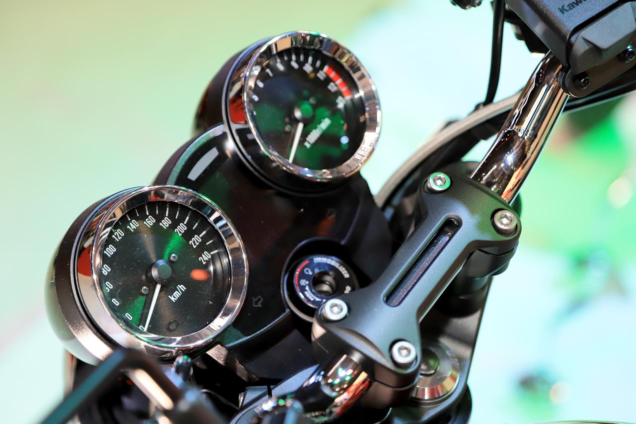 画像9: 新型「Z900RS」シリーズを世界初公開! Japan Mobility Show 2025のカワサキブースは見どころ満載|若月佑美さんはいち早く初公開モデルにタッチ