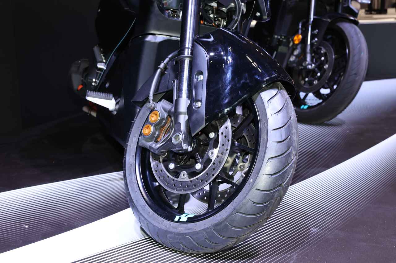 画像3: ヤマハ「PROTO HEV」シチュエーションに合わせて「静」と「動」の異なるパワーユニットを選択できるハイブリッドスクーター!【ジャパンモビリティショー2025】