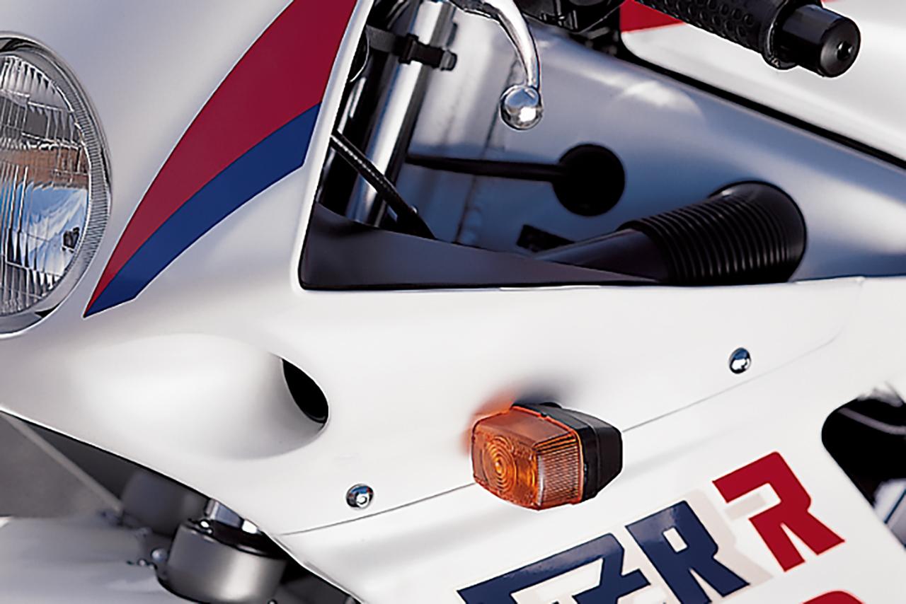 画像 : 7番目の画像 - 【写真17枚】ヤマハ「FZR250R（3LN）」（1989年） - webオートバイ