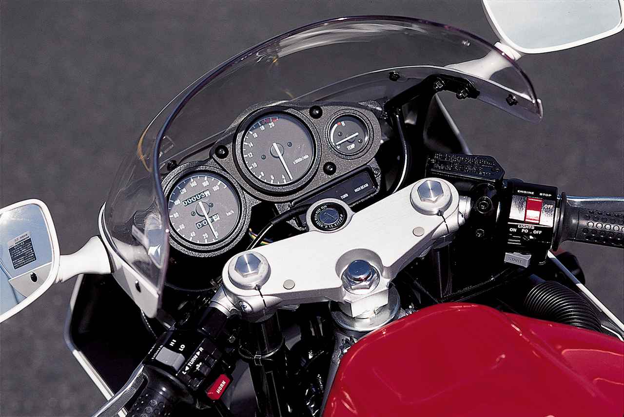 画像 : 3番目の画像 - 【写真17枚】ヤマハ「FZR250R（3LN）」（1989年） - webオートバイ