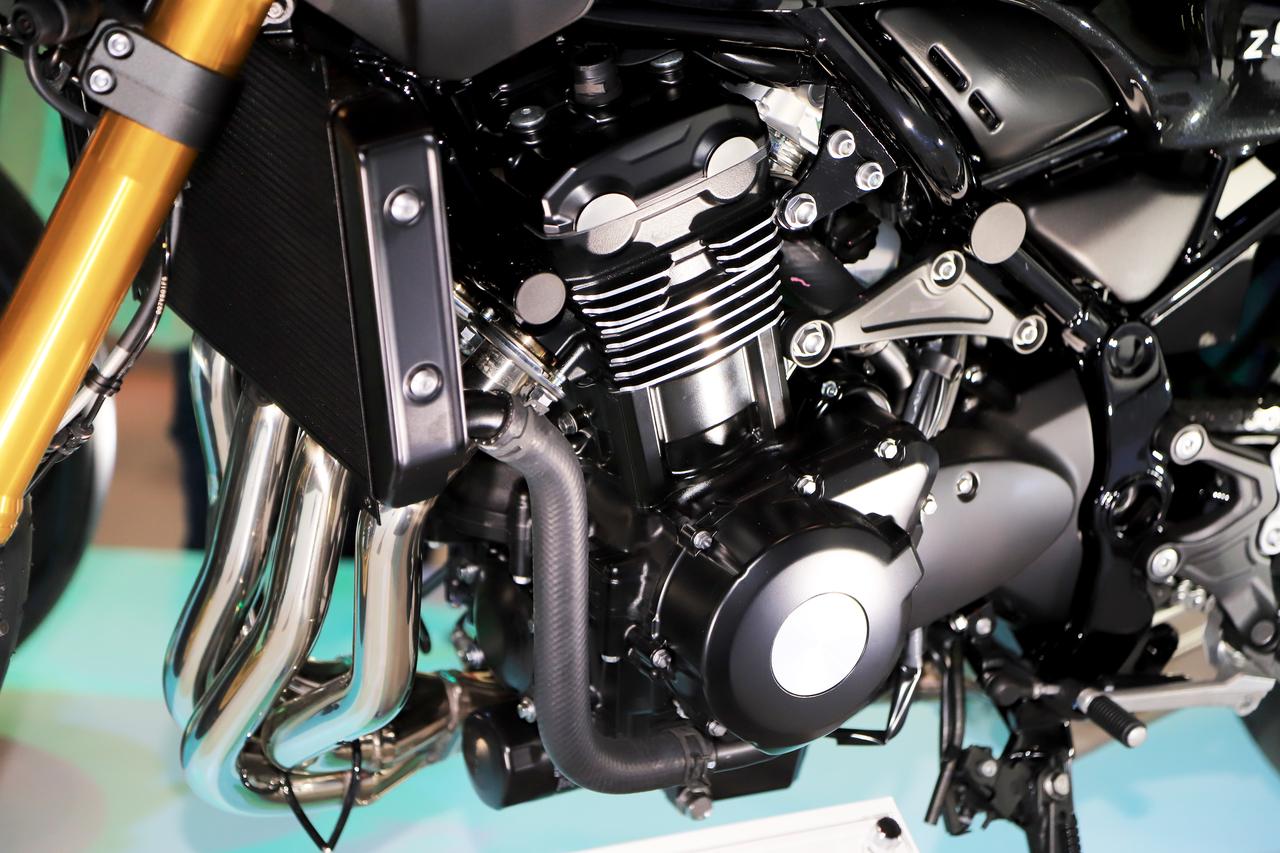 画像7: 新型「Z900RS」シリーズを世界初公開! Japan Mobility Show 2025のカワサキブースは見どころ満載|若月佑美さんはいち早く初公開モデルにタッチ