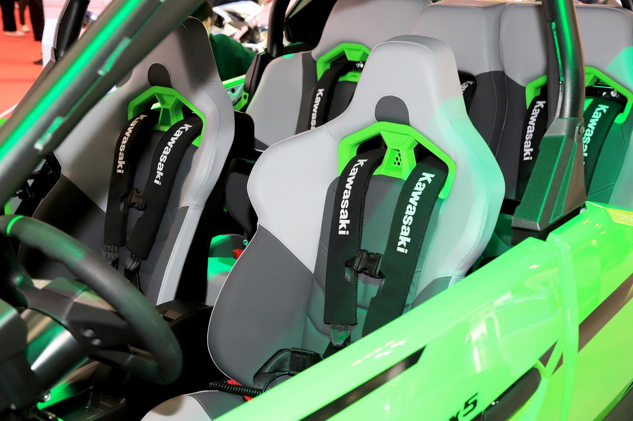 画像26: 新型「Z900RS」シリーズを世界初公開! Japan Mobility Show 2025のカワサキブースは見どころ満載|若月佑美さんはいち早く初公開モデルにタッチ