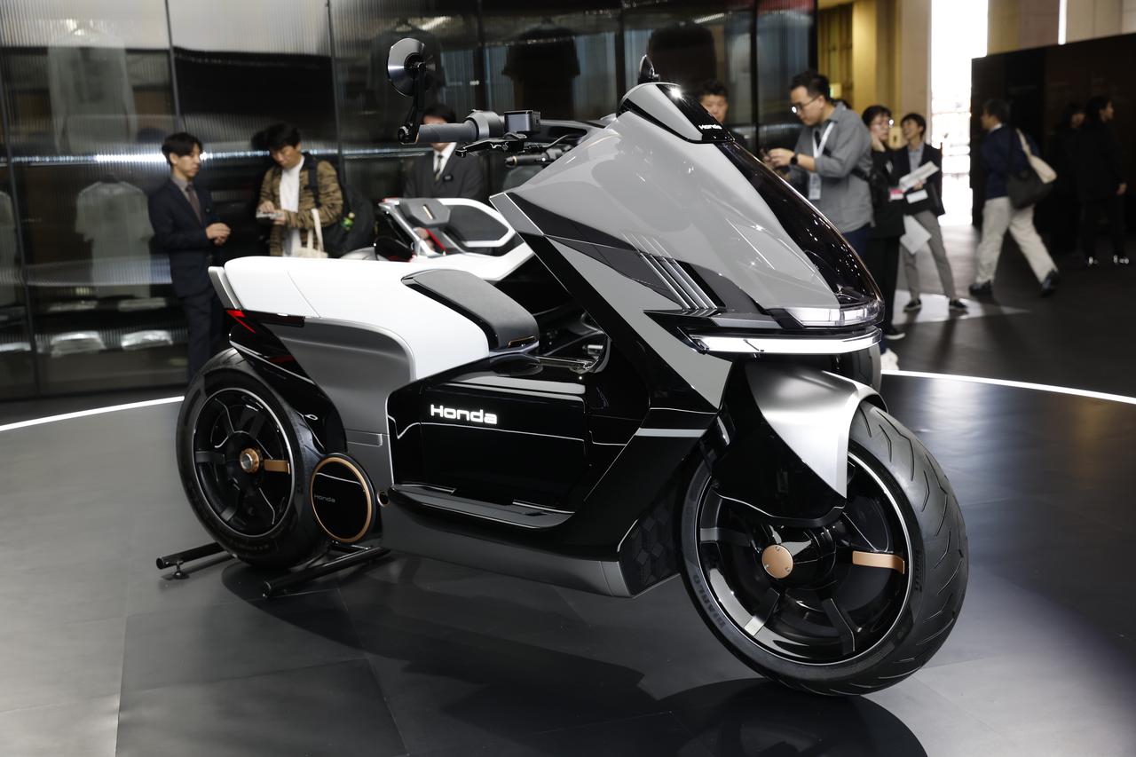 画像 : 1番目の画像 - 【写真15枚】ホンダ「EV アーバン コンセプト」 - webオートバイ