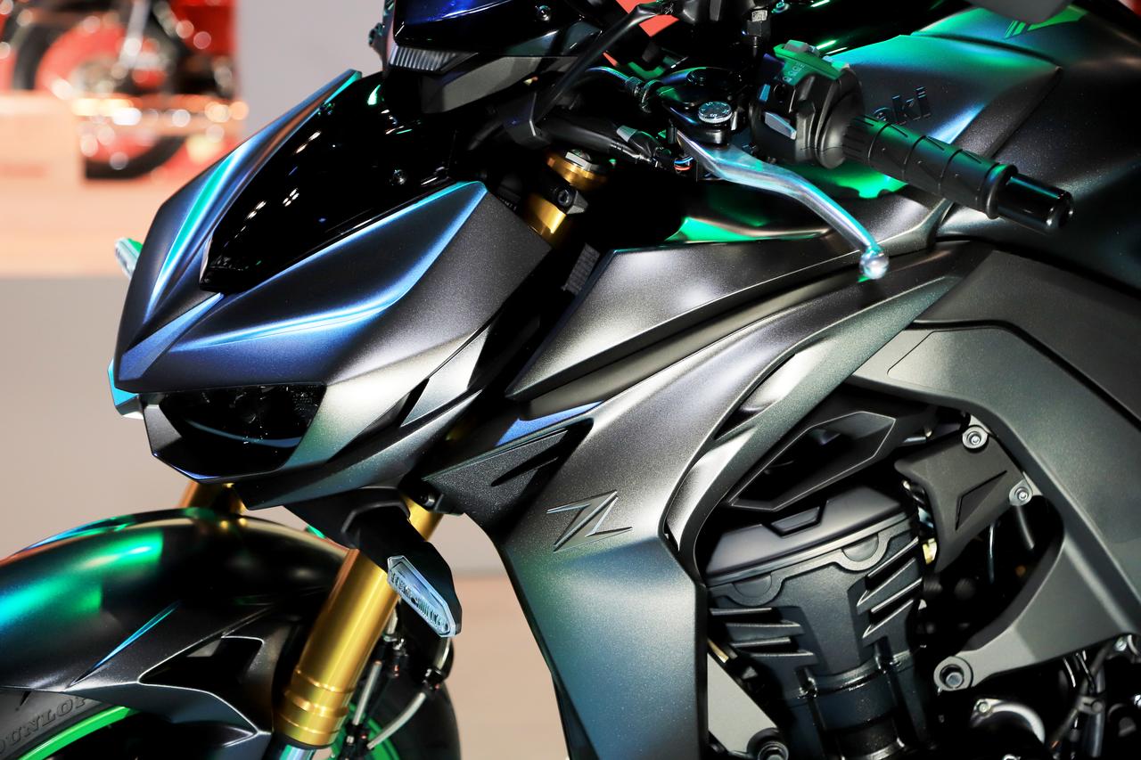 画像21: 新型「Z900RS」シリーズを世界初公開! Japan Mobility Show 2025のカワサキブースは見どころ満載|若月佑美さんはいち早く初公開モデルにタッチ