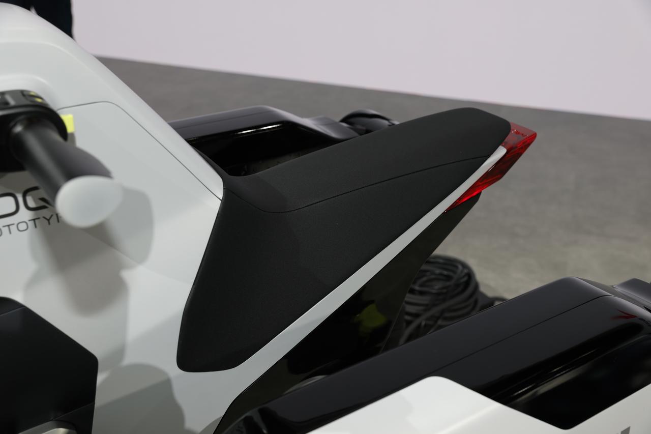 画像 : 7番目の画像 - 【写真28枚】スズキ「モクバ 2」 - webオートバイ